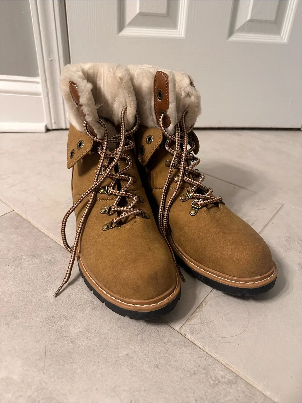 Nautica Faux Fur Cuff Tan Lace-Up Winter Boots
